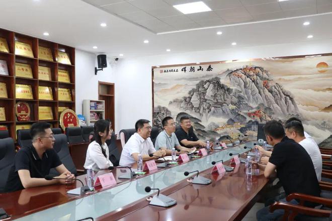 九游体育网站：开辟新产业迎接新业态——商店镇宠物食品项目签约!(图4)