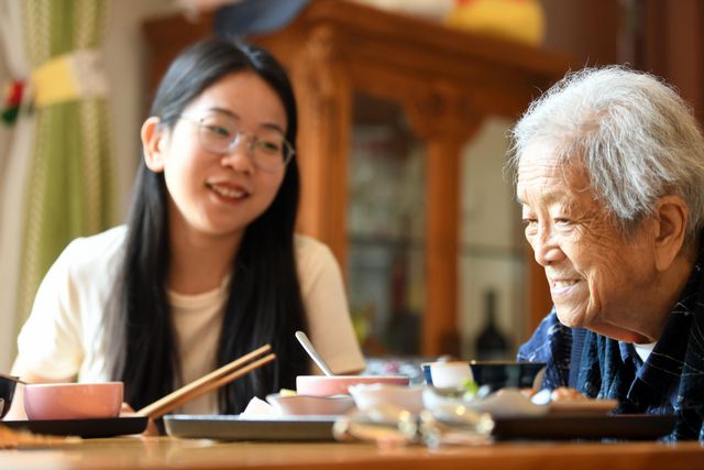 九游体育：被困在时间里的老人(图5)