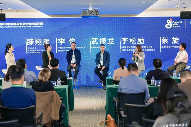 九游体育：蓝馔幼猫粮：以爱给予宠物全力呵护(图4)